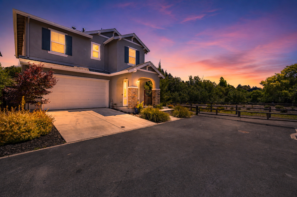 1273 Del Rancho Way